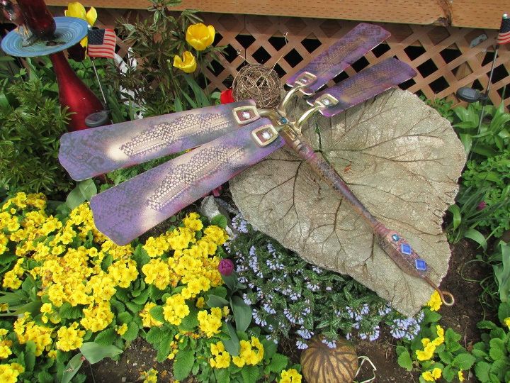 12 wacky and wonderful garden decorations gardening repurposing upcycling photo via teri - Garden Decorations 12 wacky and wonderful garden decorations gardening repurposing upcycling photo via teri - Garden Decorations