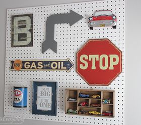 pegboard gallery wall, bedroom ideas, crafts, wall decor