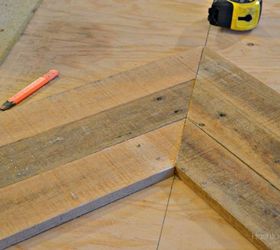 diy pallet coffee table, diy, living room ideas, painted furniture, pallet, repurposing upcycling