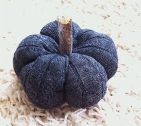 diy sock pumpkins, crafts, halloween decorations, repurposing upcycling, seasonal holiday decor