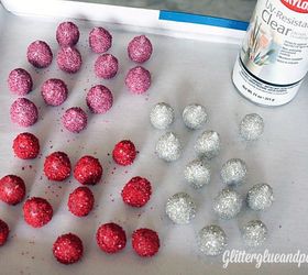 glittered acorns, crafts, decoupage, seasonal holiday decor