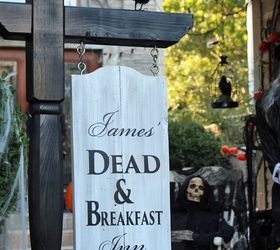 diy halloween sign, crafts, halloween decorations, seasonal holiday decor