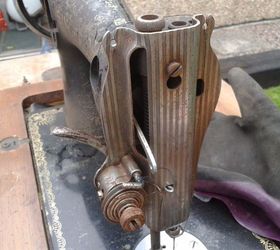 singer sewing machine, painted furniture, repurposing upcycling, It is very rusted
