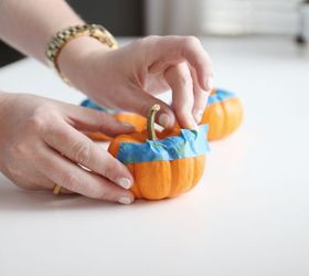 diy glittered pumpkin place card holders, crafts, seasonal holiday decor