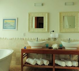 shells and pebbles brighten up a bathroom, bathroom ideas, wall decor, Star Shells along the wall