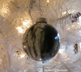 diy marbled christmas ornaments, christmas decorations, seasonal holiday decor