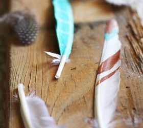 diy painted feathers, crafts