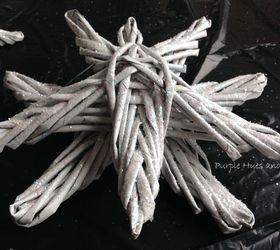 create a recycled newspaper woven stars tree, crafts, repurposing upcycling, seasonal holiday decor