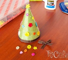 popcorn yarn and paper crafty christmas trees, christmas decorations, crafts