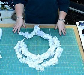 how to make deco mesh snowman wreath, crafts, how to, seasonal holiday decor, wreaths