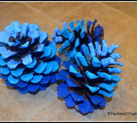 ombre painted pinecone ornaments, christmas decorations, crafts, seasonal holiday decor