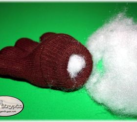 make a turkey out of mittens, crafts, how to, repurposing upcycling, seasonal holiday decor, thanksgiving decorations