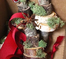 diy stacked wood and moss slice christmas ornament, christmas decorations, crafts, seasonal holiday decor