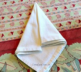 turkey napkin fold diy, seasonal holiday decor, thanksgiving decorations