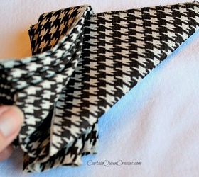 turkey napkin fold diy, seasonal holiday decor, thanksgiving decorations