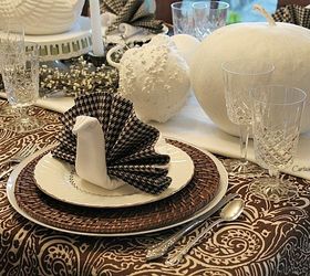 turkey napkin fold diy, seasonal holiday decor, thanksgiving decorations