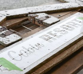 when christmas signs do christmas stuff thanks to an old fence, christmas decorations, crafts, seasonal holiday decor