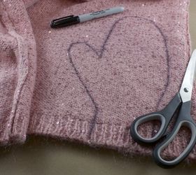 sweaters to mittens, crafts, repurposing upcycling, Trace and cut