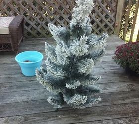 themed christmas tree from a broken castoff, christmas decorations, crafts, seasonal holiday decor