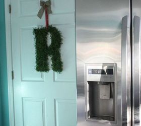 diy spanish moss covered initial, christmas decorations, crafts, home decor, home improvement, seasonal holiday decor