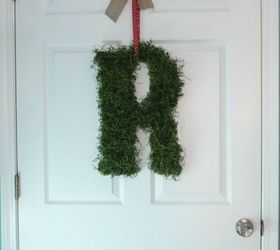 diy spanish moss covered initial, christmas decorations, crafts, home decor, home improvement, seasonal holiday decor