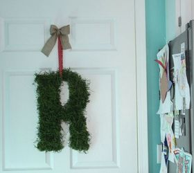 diy spanish moss covered initial, christmas decorations, crafts, home decor, home improvement, seasonal holiday decor