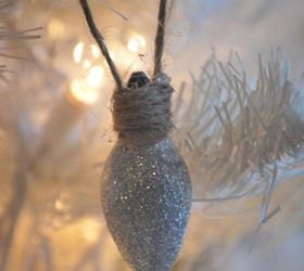 vintage christmas lights turned into ornaments, christmas decorations, repurposing upcycling, seasonal holiday decor