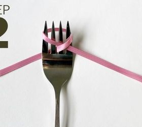 make a perfect little bow using a fork, crafts, seasonal holiday decor
