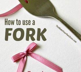 make a perfect little bow using a fork, crafts, seasonal holiday decor