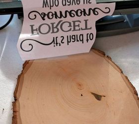 diy woodburned tribute plaque for a loved one for beginners, crafts