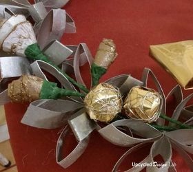 upcycled paper tube holiday christmas wreath, christmas decorations, seasonal holiday decor, wreaths