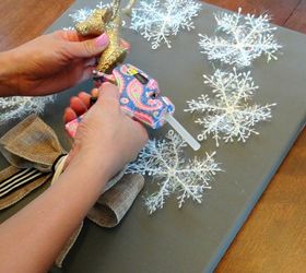 winter holiday canvas wreath diy, christmas decorations, crafts, how to, seasonal holiday decor, wreaths