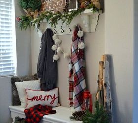 cozy farmhouse entryway home for christmas homeforchristmas, christmas decorations, home decor, seasonal holiday decor