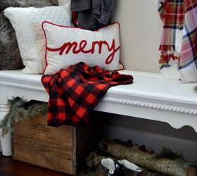 cozy farmhouse entryway home for christmas homeforchristmas, christmas decorations, home decor, seasonal holiday decor