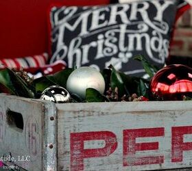 cozy and rustic holiday porch homeforchristmas, christmas decorations, porches, seasonal holiday decor