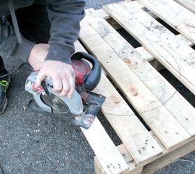 how to make a wood pallet snowman, christmas decorations, how to, pallet, seasonal holiday decor, woodworking projects
