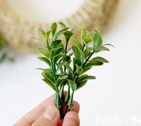 diy faux christmas boxwood wreath that lights up, christmas decorations, crafts, seasonal holiday decor, wreaths