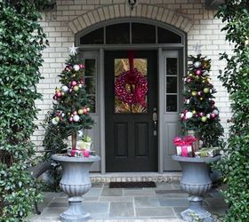 diy wired ornament garland, christmas decorations, crafts, seasonal holiday decor