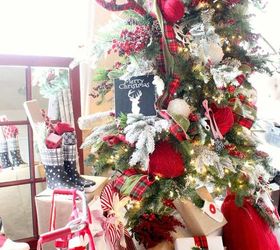 decorated christmas tree save time store, christmas decorations, seasonal holiday decor, storage ideas