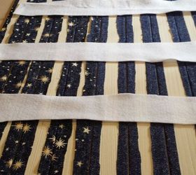 window blinds reused as christmas wall art, christmas decorations, repurposing upcycling, seasonal holiday decor