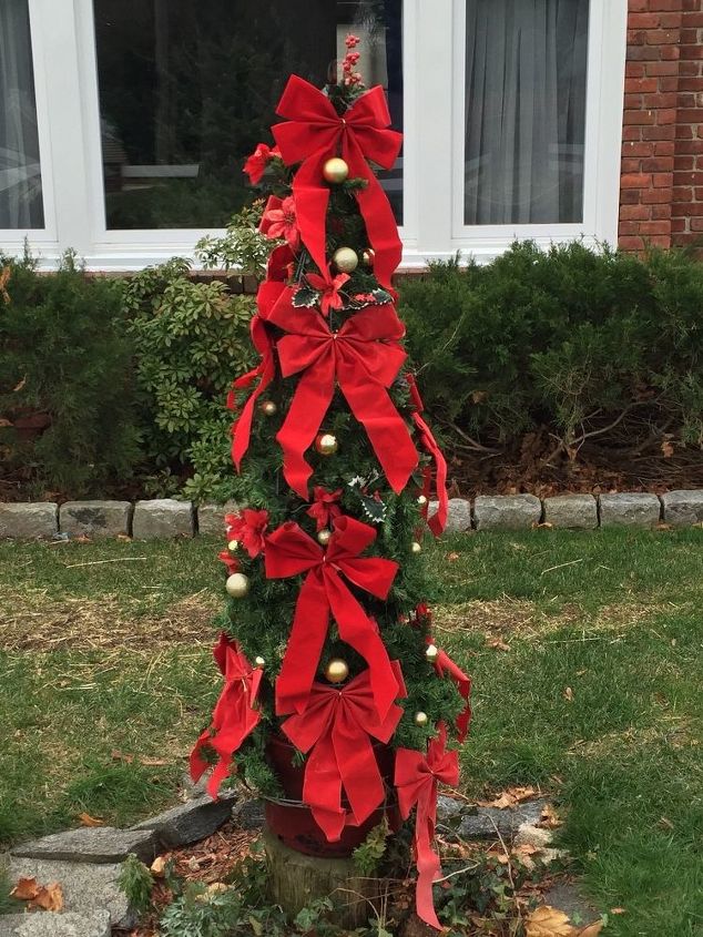 Diy rustic christmas decoration Christmas tomato Cages | Hometalk