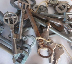 christmas tree repurposed pot, chalk paint, christmas decorations, repurposing upcycling, seasonal holiday decor