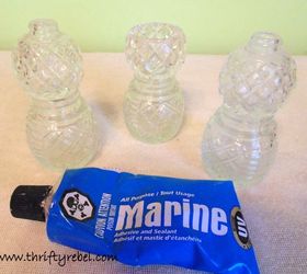 repurposed salt and pepper snowpeople ornaments, christmas decorations, crafts, repurposing upcycling, seasonal holiday decor