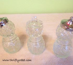 repurposed salt and pepper snowpeople ornaments, christmas decorations, crafts, repurposing upcycling, seasonal holiday decor