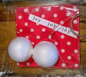 easy polka dot christmas decorations, christmas decorations, crafts, seasonal holiday decor