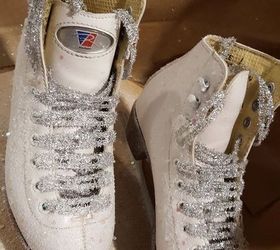 ice skate winter centerpiece, crafts, repurposing upcycling, seasonal holiday decor