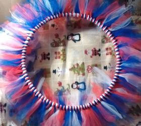 captain america wreath, crafts, wreaths, Here the hula hoop is covered by the tulle