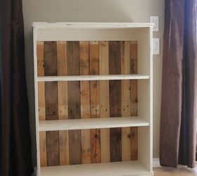 DIY Pallet Bookcase | Hometalk