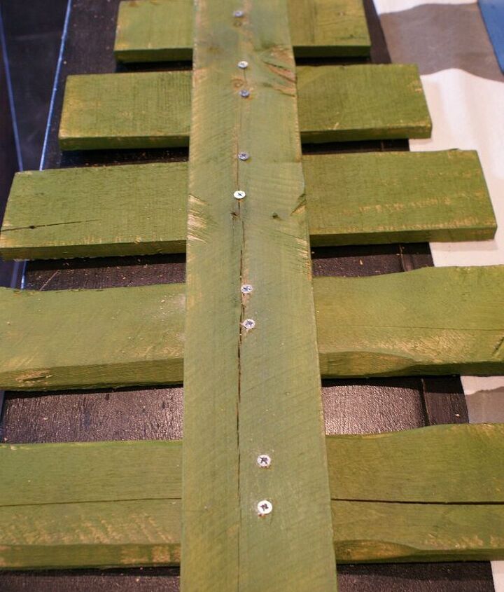 diy pallet christmas tree tutorial hometalk diy pallet christmas tree tutorial hometalk