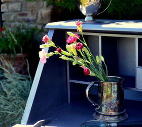 10 desk gets a metallic makeover, painted furniture